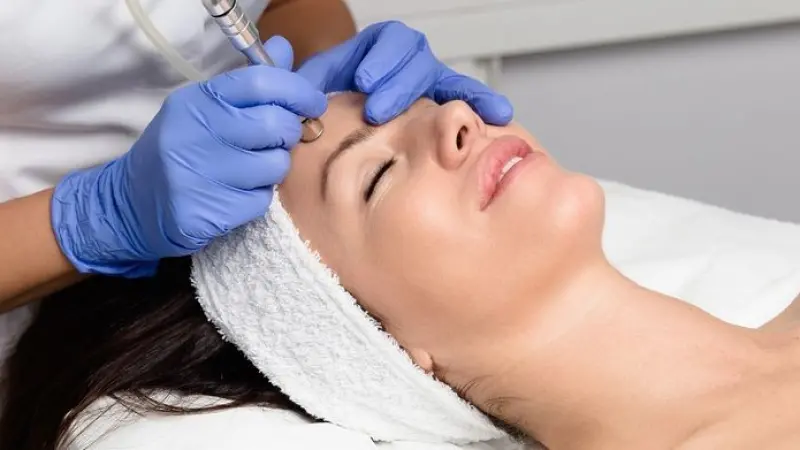 Mastering Online Reputation Management for Beauticians in Liverpool