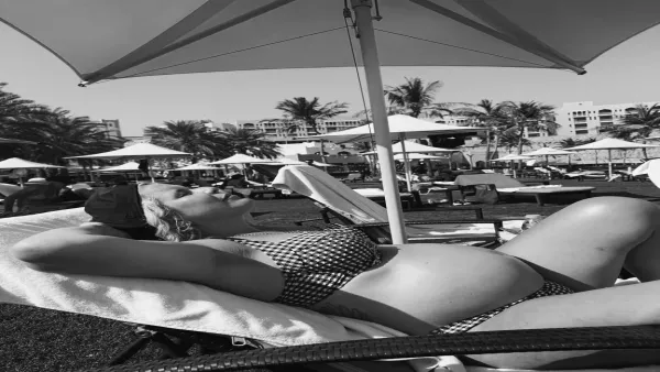 Paloma Faith Shares Oman Baby Bump Photos: 2026 Pregnancy