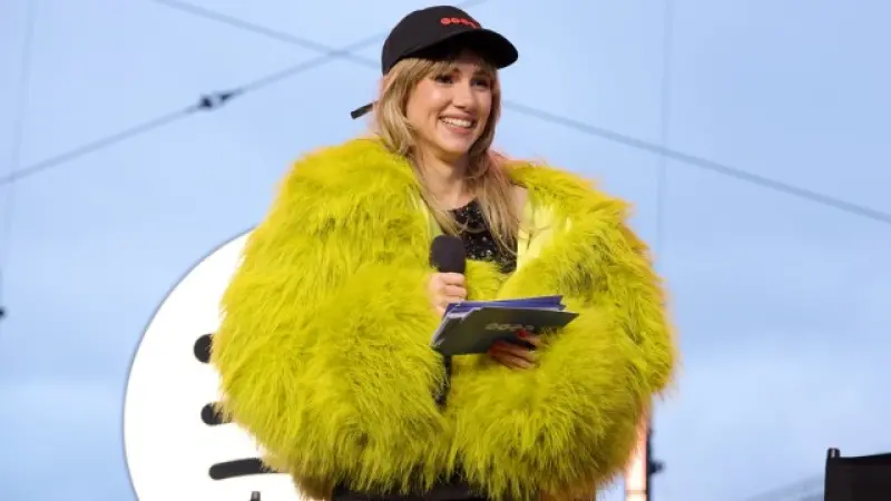 Suki Waterhouse Opens Up: How Motherhood Transformed Her Bond with Robert Pattinson