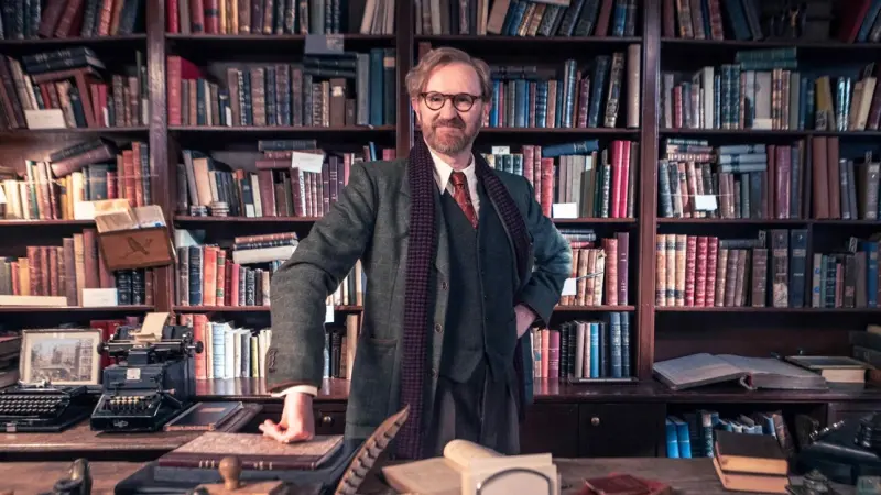 Mark Gatiss Returns to PBS with Darkly Witty Mystery 'Bookish' – All the Details on His Post-War London Noir
