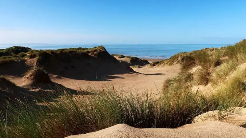 Alan Carr's Secret Seaside Escape: The UK's Best Beach Celebrities Adore Near Liverpool