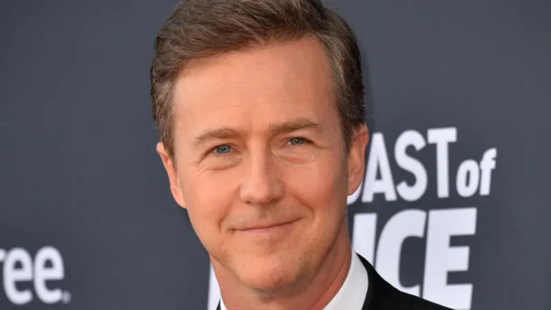 Edward Norton’s Ageless Skin Is No Accident — The Diet Secrets of a Hollywood Legend