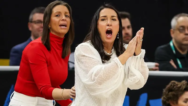 Amy Williams and Nebraska Women's Basketball: The Unbeaten Huskers' Star-Studded Rise to National Prominence