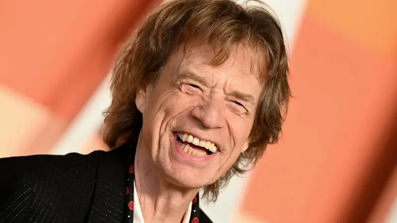 Georgia May Jagger Goes Pink: Mick Jagger’s Daughter Turns Heads with Bold New Look at 34