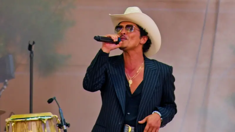 Bruno Mars Takes Over Wembley: The Romantic Tour’s Six-Night London Extravaganza