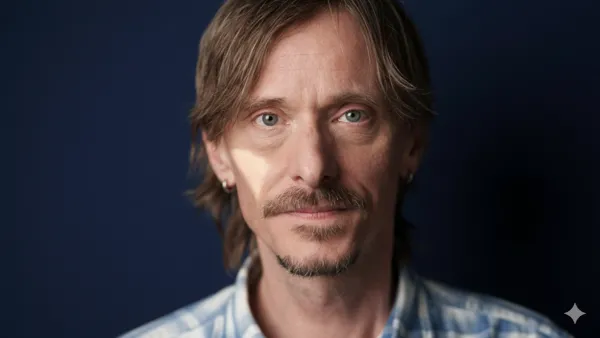 Mackenzie Crook