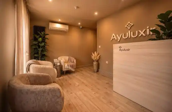 Ayuluxir